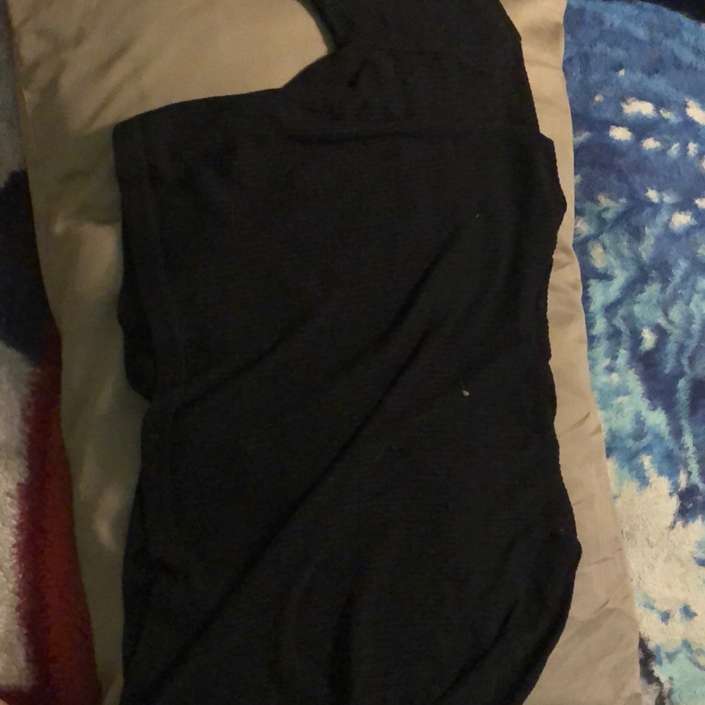 Black cropped t-shirt